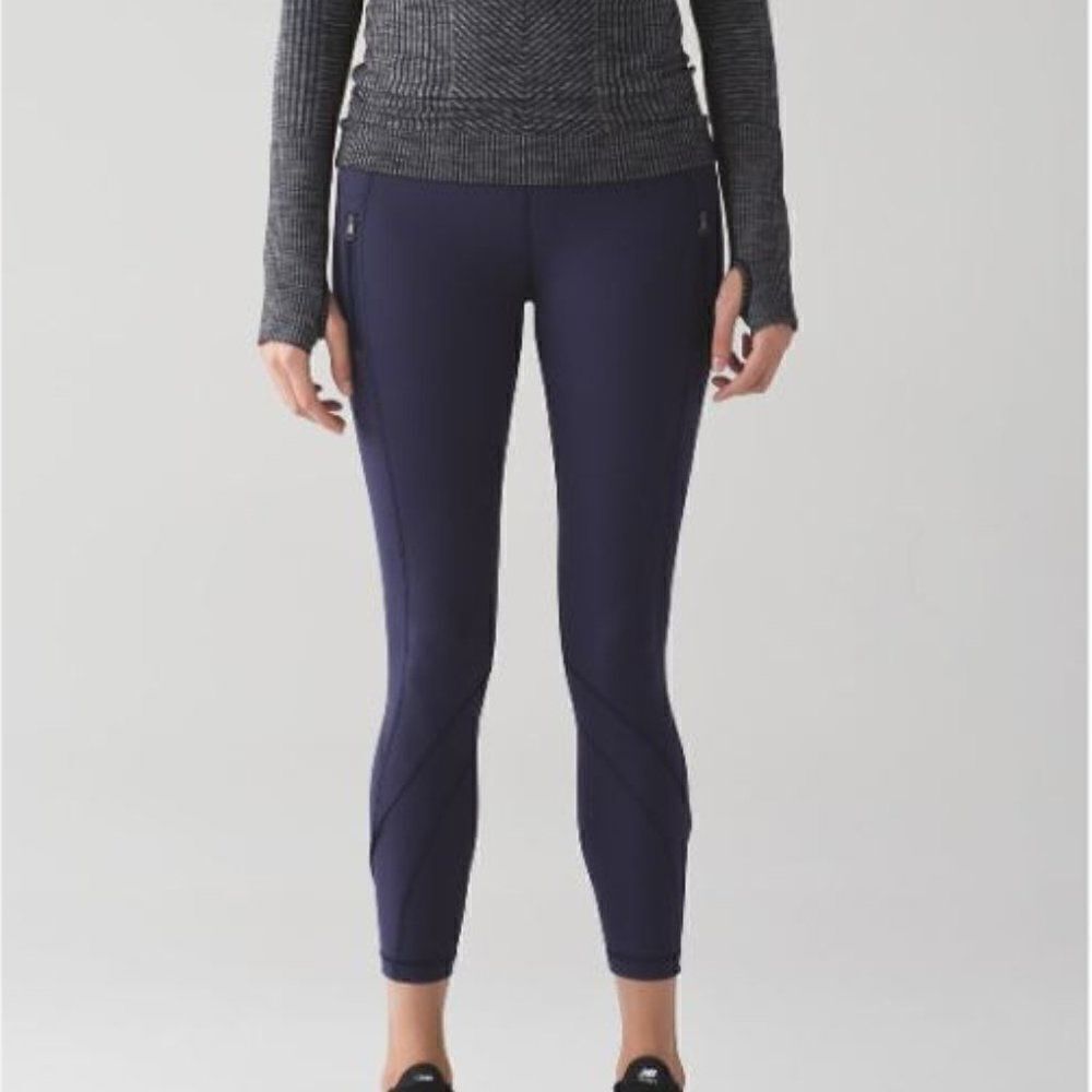 LULULEMON Inspire Cropped Tight Blue Size 4